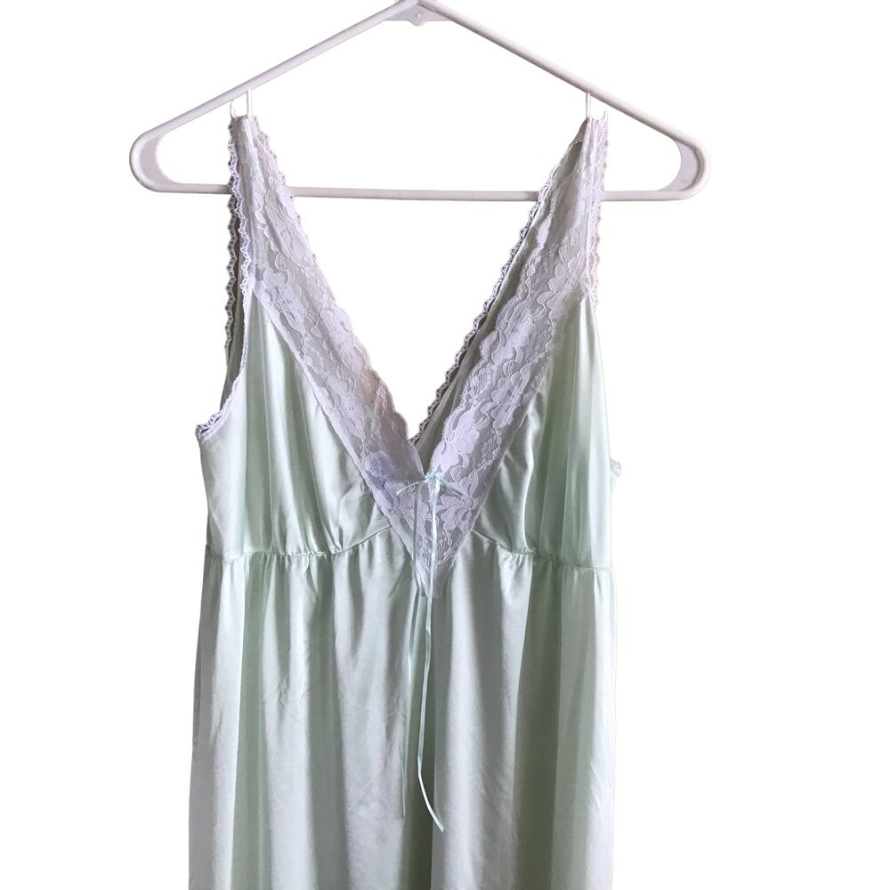 Vintage Nightgown with Lace Neck and Straps Size M